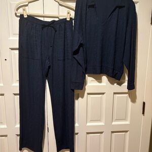 Women's knit Navy Pants & Top Set by Splendid. Never worn